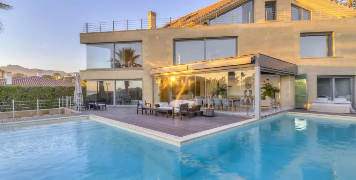 Sale of detached villa in Marbella (district Marbella) 1