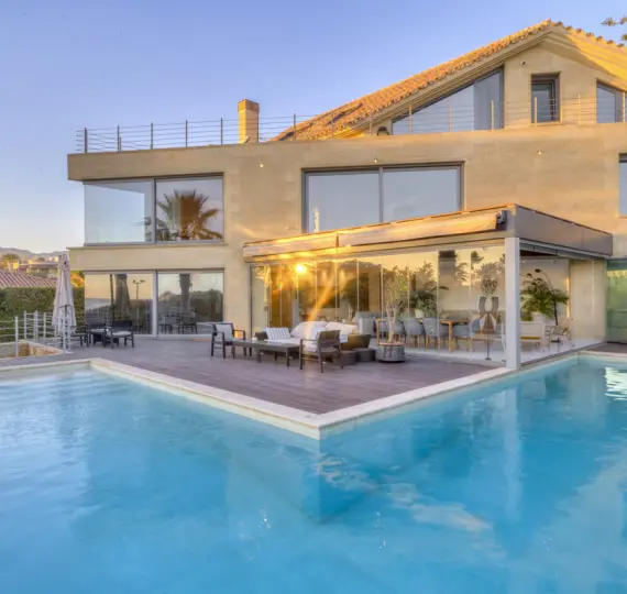 Detached villa R5200426