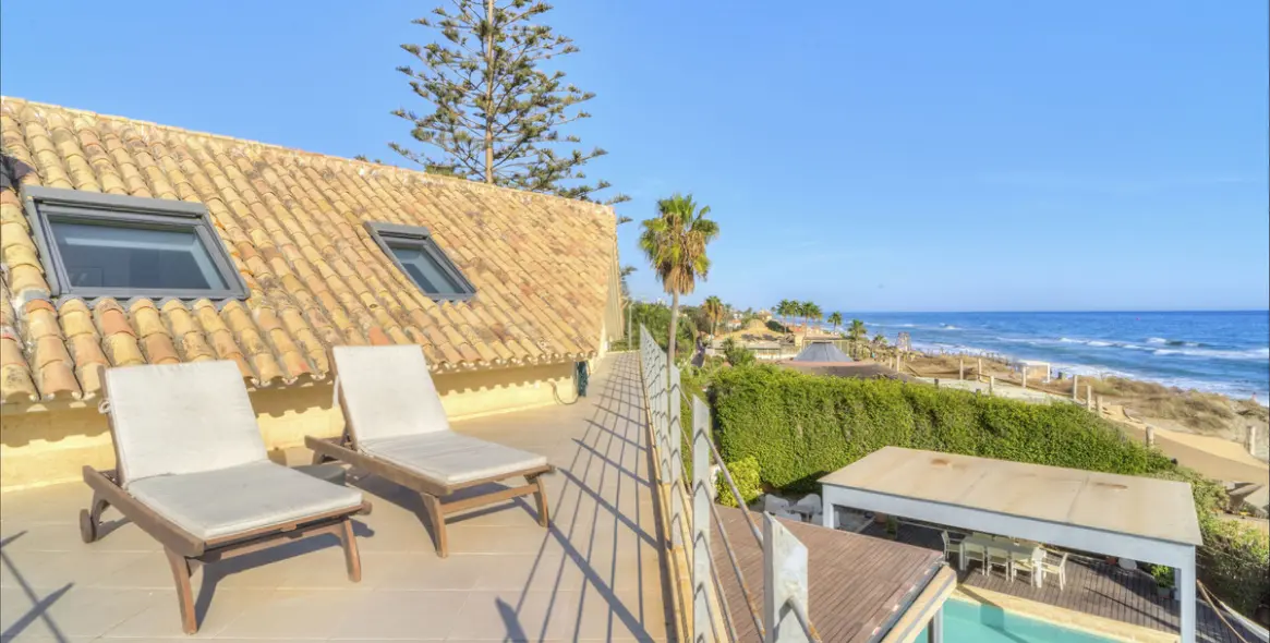 Sale of detached villa in Marbella (district Marbella) 2