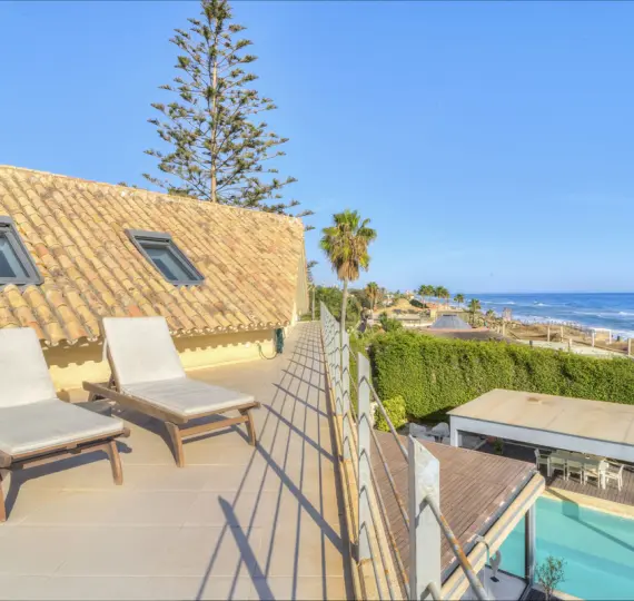 Detached villa R5200426