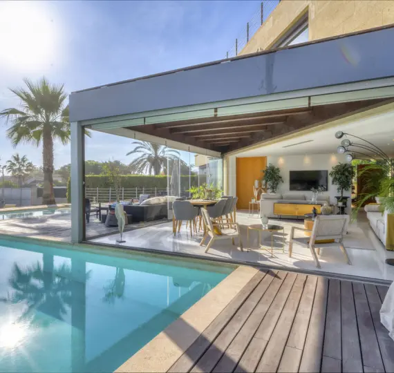 Detached villa R5200426