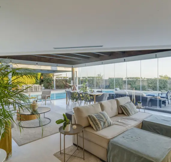 Detached villa R5200426