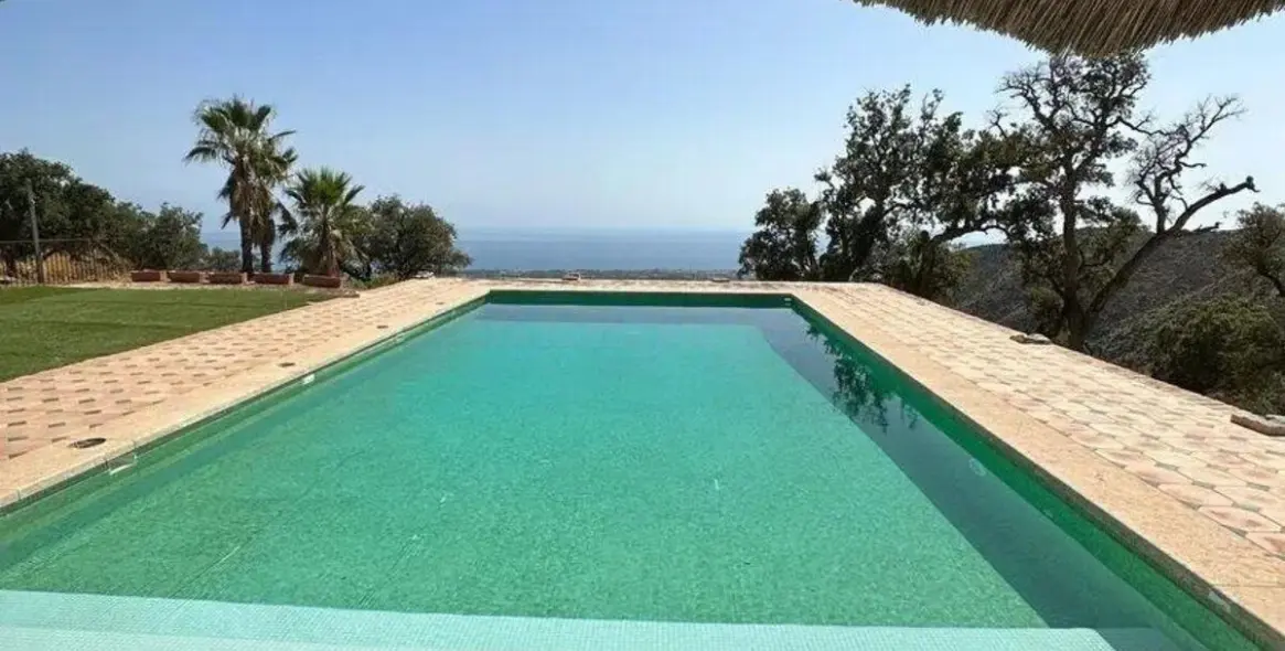 Продажа  отдельно стоящей виллы в Marbella East (район La Mairena) 1