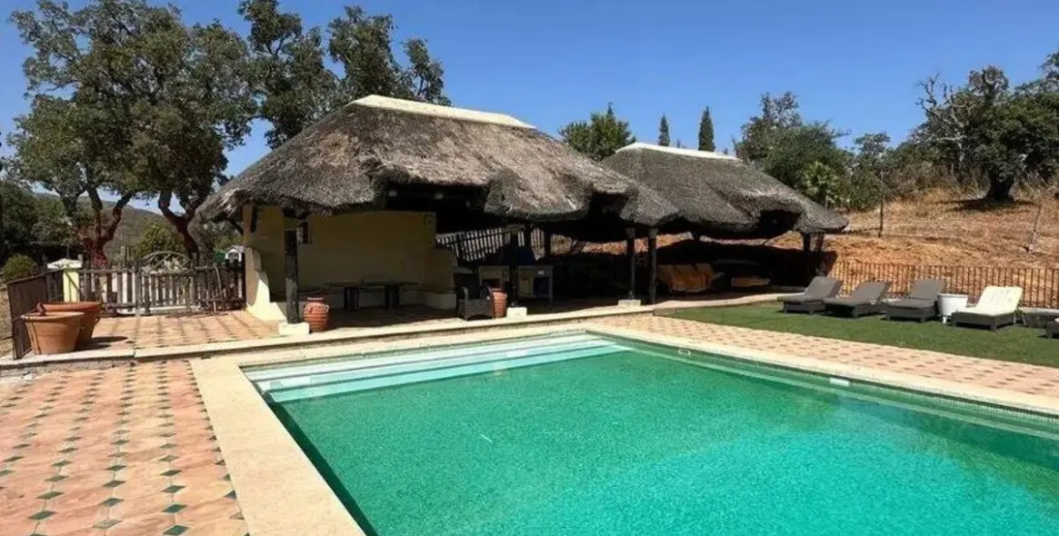 Продажа  отдельно стоящей виллы в Marbella East (район La Mairena) 2