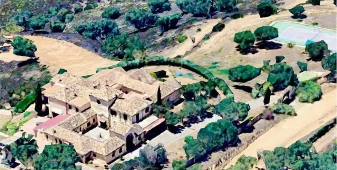 Продажа  отдельно стоящей виллы в Marbella East (район La Mairena) 5