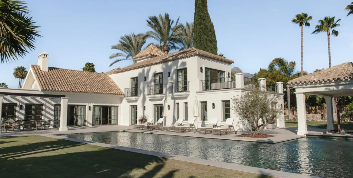 Sale of detached villa in Nueva Andalucía 1