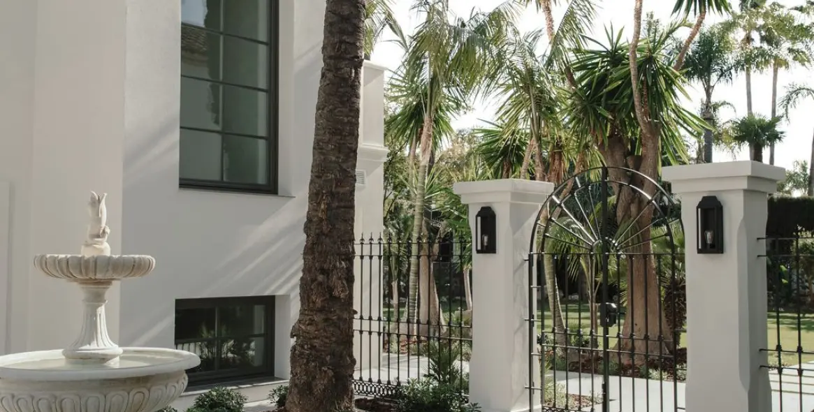 Sale of detached villa in Nueva Andalucía 12
