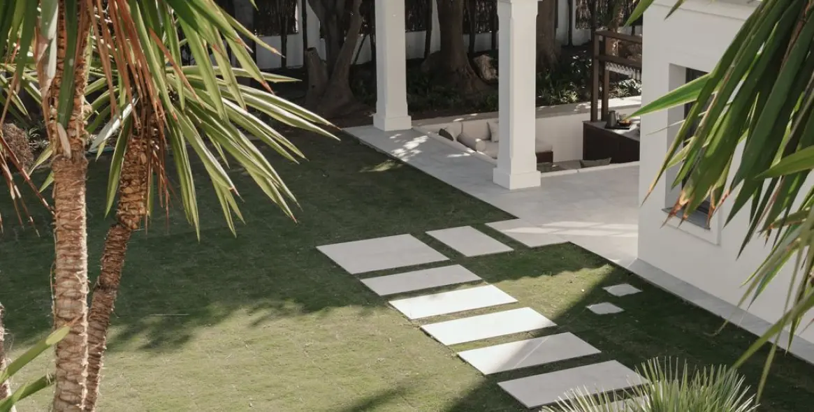 Sale of detached villa in Nueva Andalucía 43