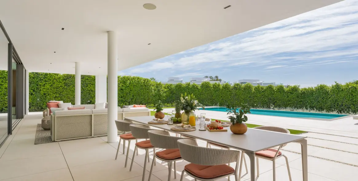 Sale of detached villa in Marbella (district The Golden Mile) 3