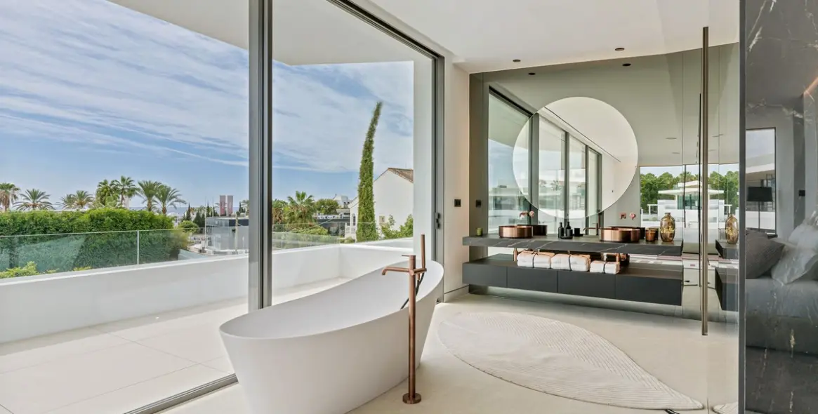 Sale of detached villa in Marbella (district The Golden Mile) 9