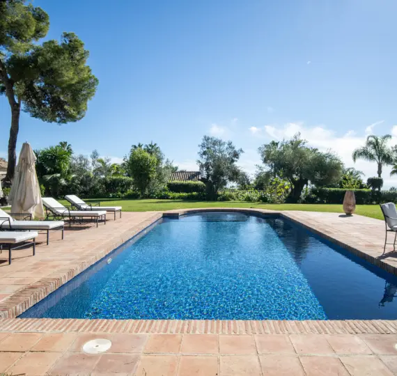 Detached villa R5144248