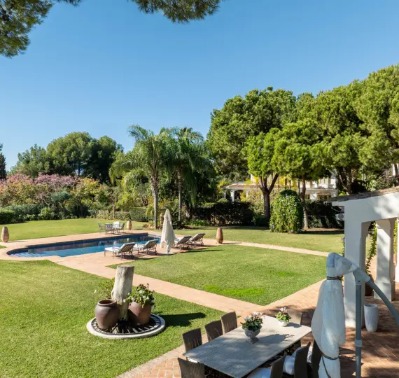 Detached villa R5144248