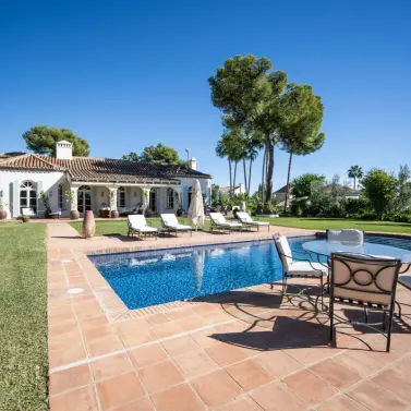 Продажа  отдельно стоящей виллы в The Golden Mile