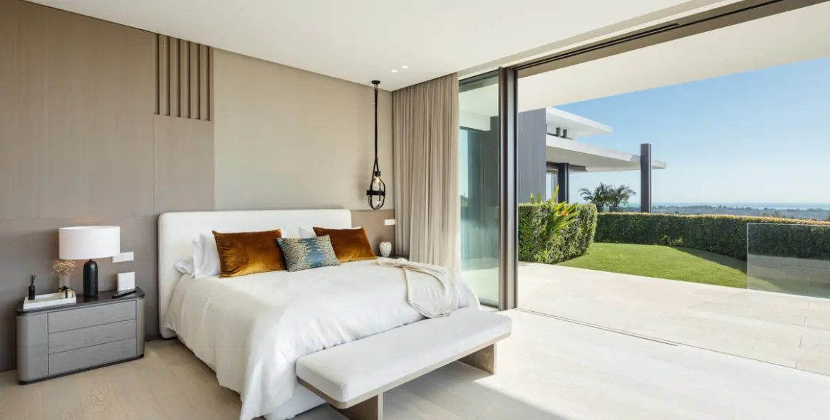 Sale of detached villa in La Quinta 4