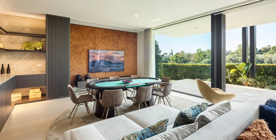 Sale of detached villa in La Quinta 11