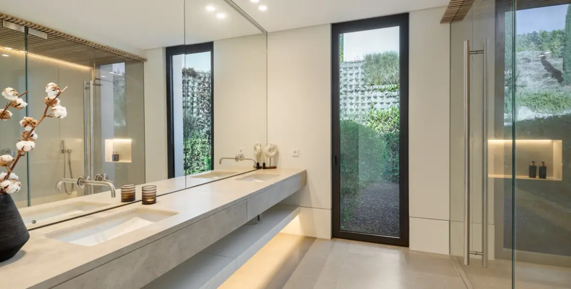 Sale of detached villa in La Quinta 14