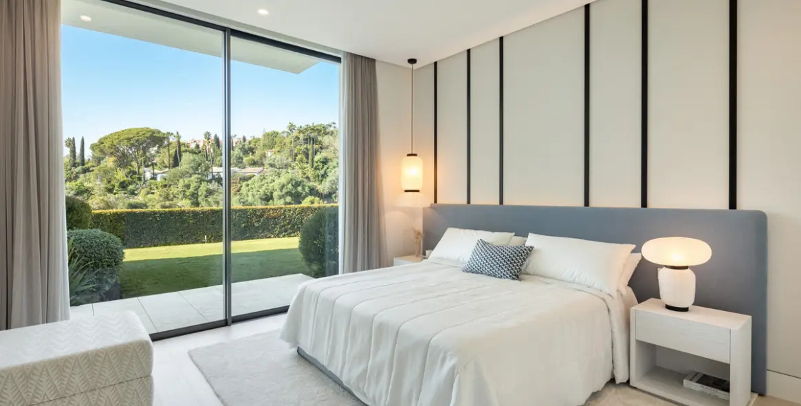 Sale of detached villa in La Quinta 17