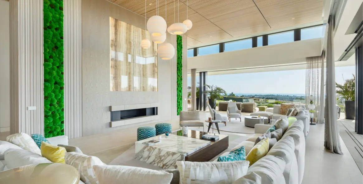 Sale of detached villa in La Quinta 21