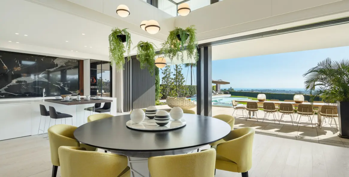 Sale of detached villa in La Quinta 23