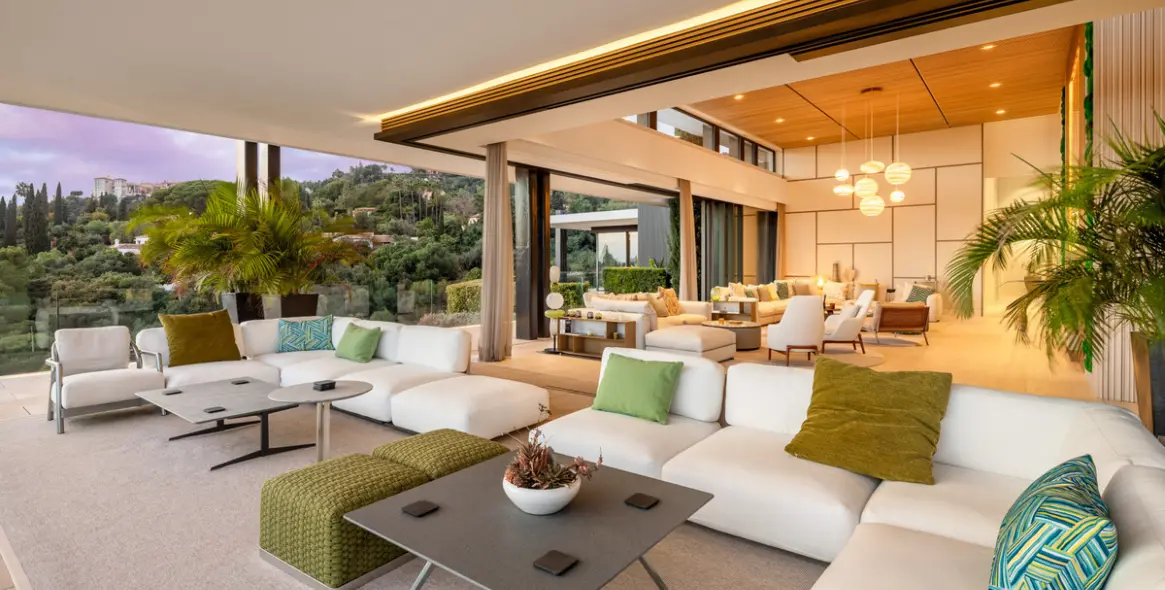 Sale of detached villa in La Quinta 31