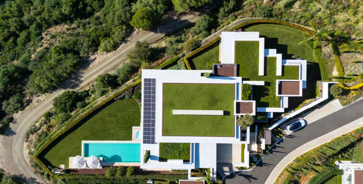 Sale of detached villa in La Quinta 36