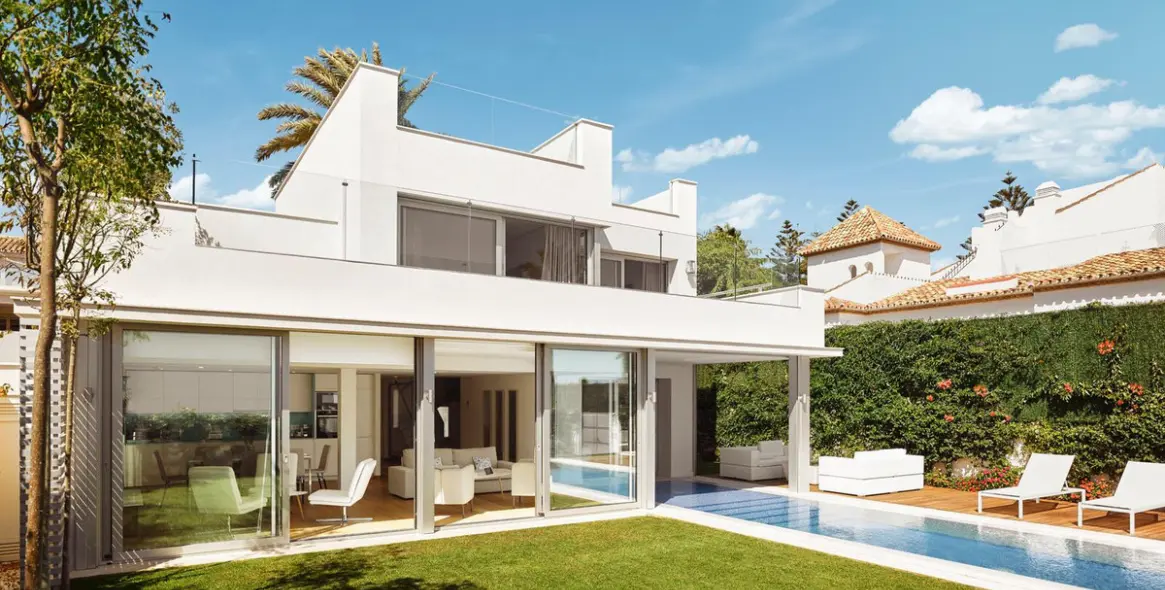 Sale of detached villa in Marbella (district The Golden Mile) 1