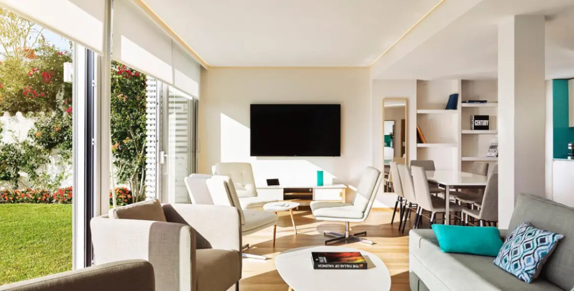 Sale of detached villa in Marbella (district The Golden Mile) 2