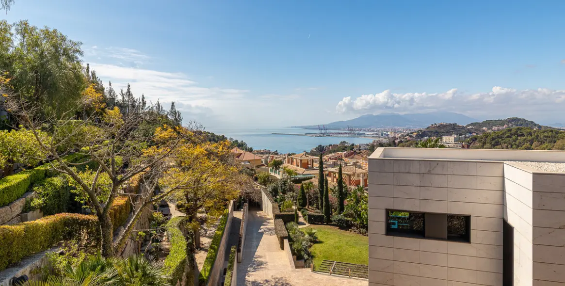 Продажа  отдельно стоящей виллы в Malaga (район Málaga Este) 2