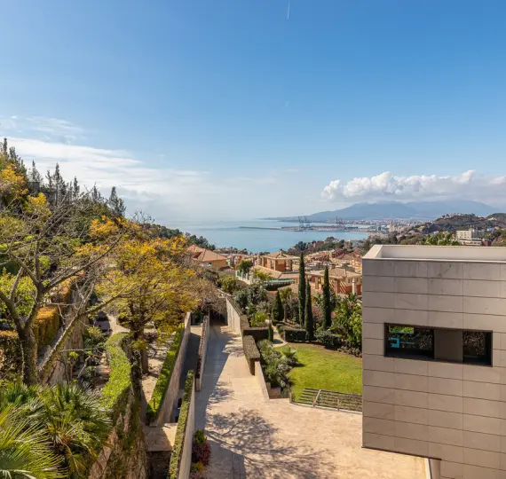 Oтдельно стоящая вилла R5111920