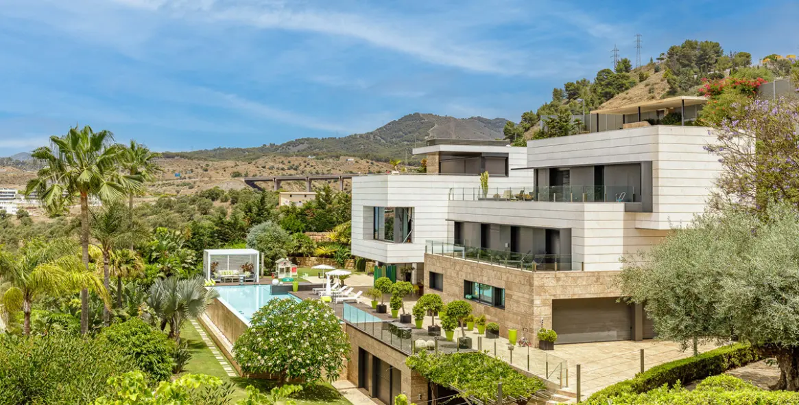 Продажа  отдельно стоящей виллы в Malaga (район Málaga Este) 3