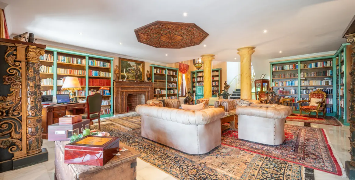 Sale of detached villa in Estepona 7