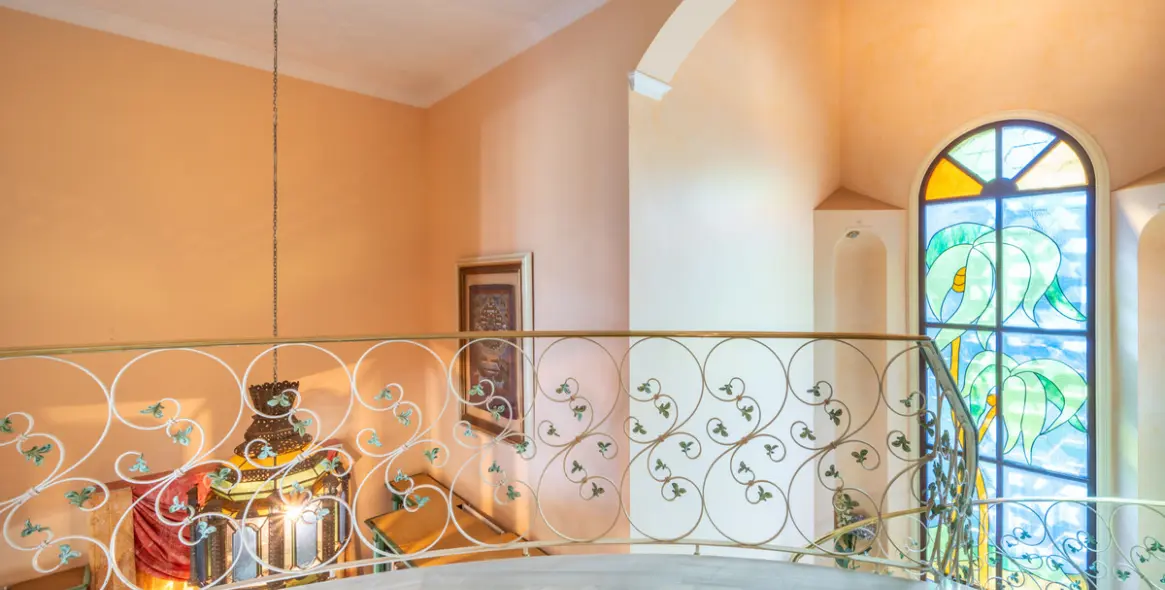 Sale of detached villa in Estepona 10