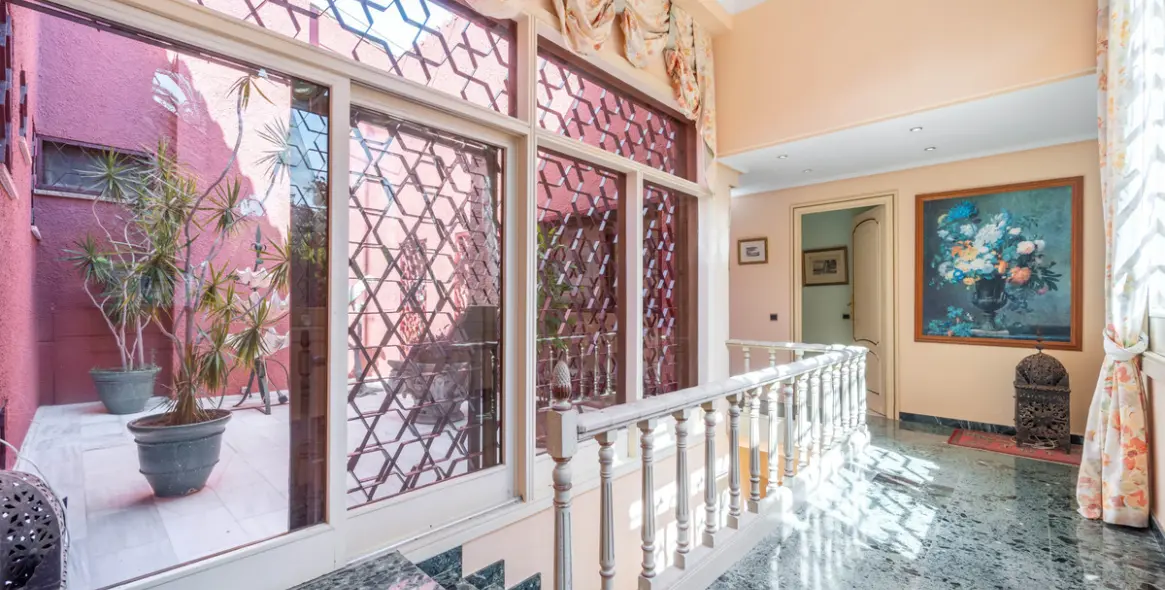 Sale of detached villa in Estepona 15