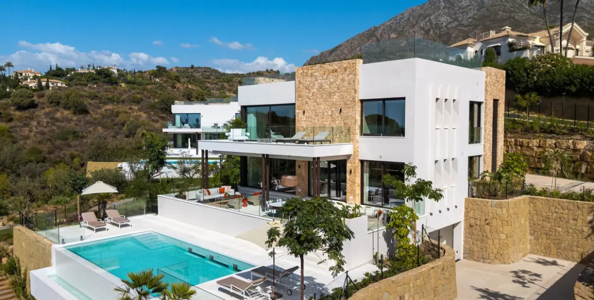 Sale of detached villa in Marbella (district The Golden Mile) 2