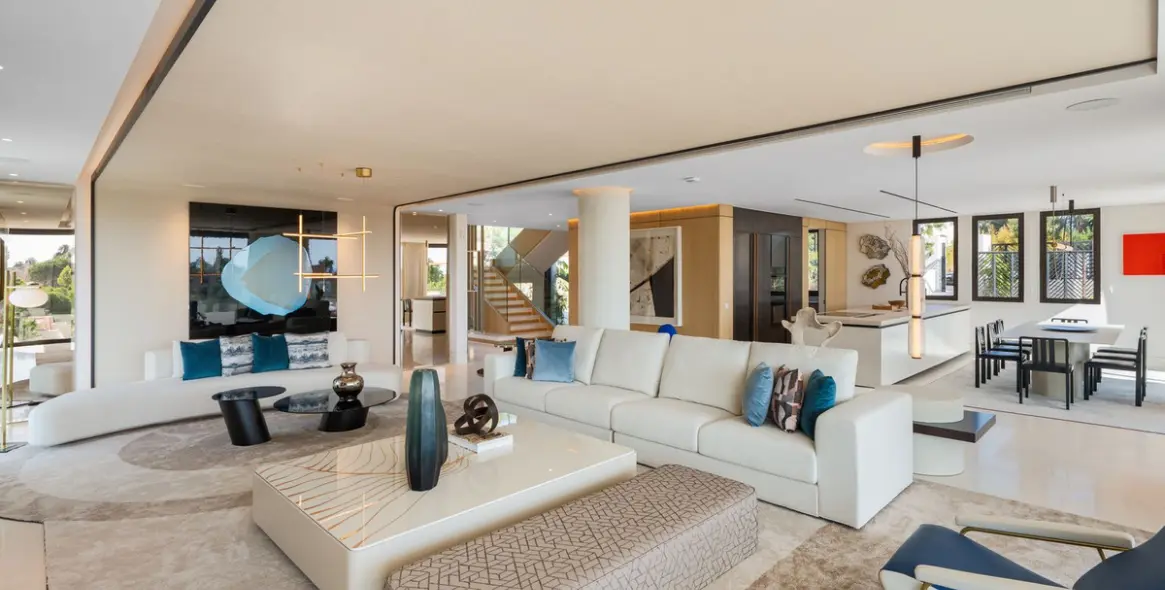 Sale of detached villa in Marbella (district The Golden Mile) 4