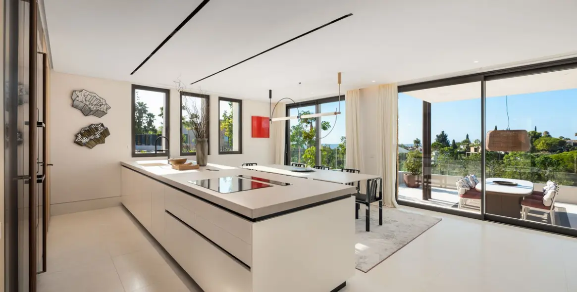 Sale of detached villa in Marbella (district The Golden Mile) 6