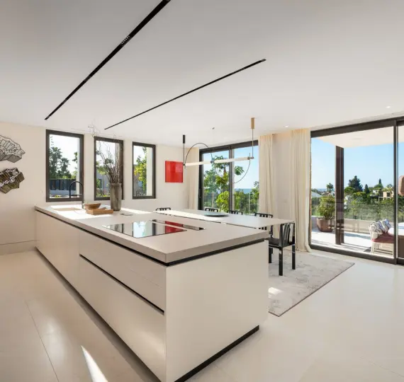 Detached villa R5210308