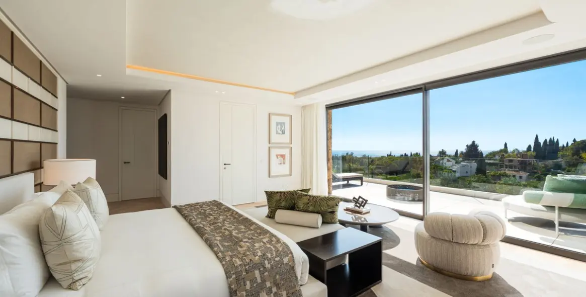 Sale of detached villa in Marbella (district The Golden Mile) 9