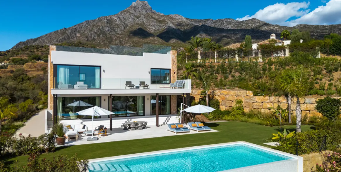 Sale of detached villa in Marbella (district The Golden Mile) 3