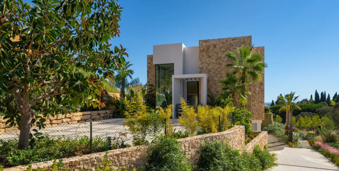 Sale of detached villa in Marbella (district The Golden Mile) 4