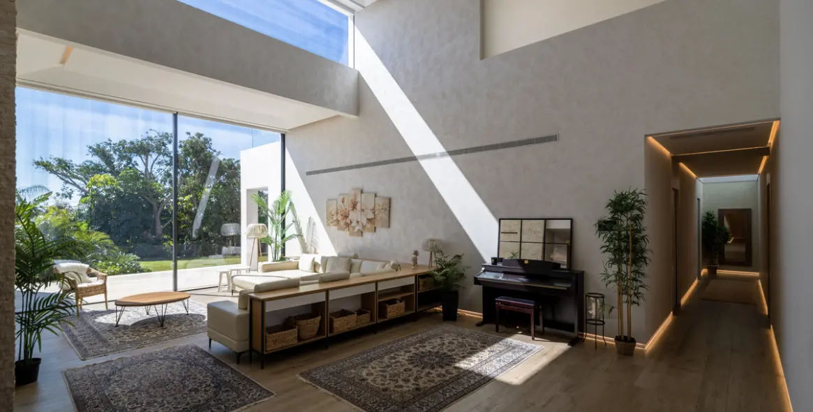 Long-term rent of detached villa in El Paraiso 2