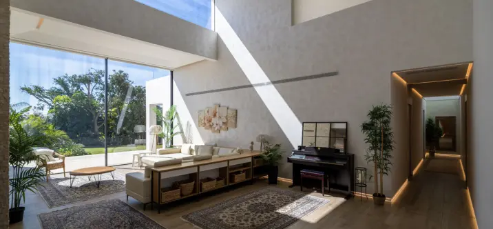 Long-term rent of detached villa in El Paraiso 1