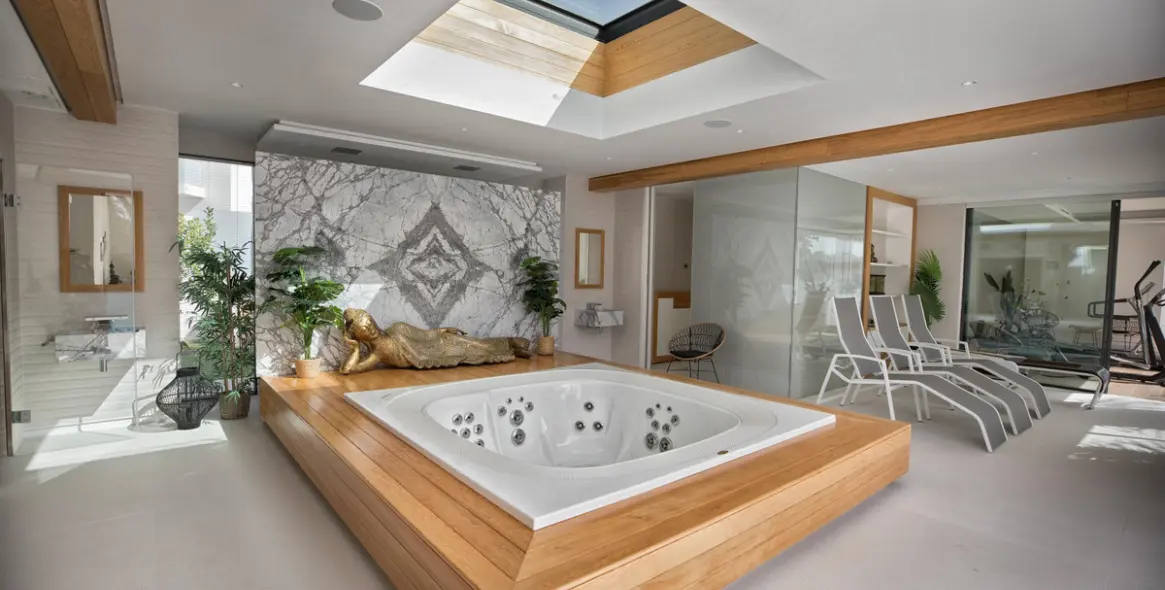 Long-term rent of detached villa in El Paraiso 9