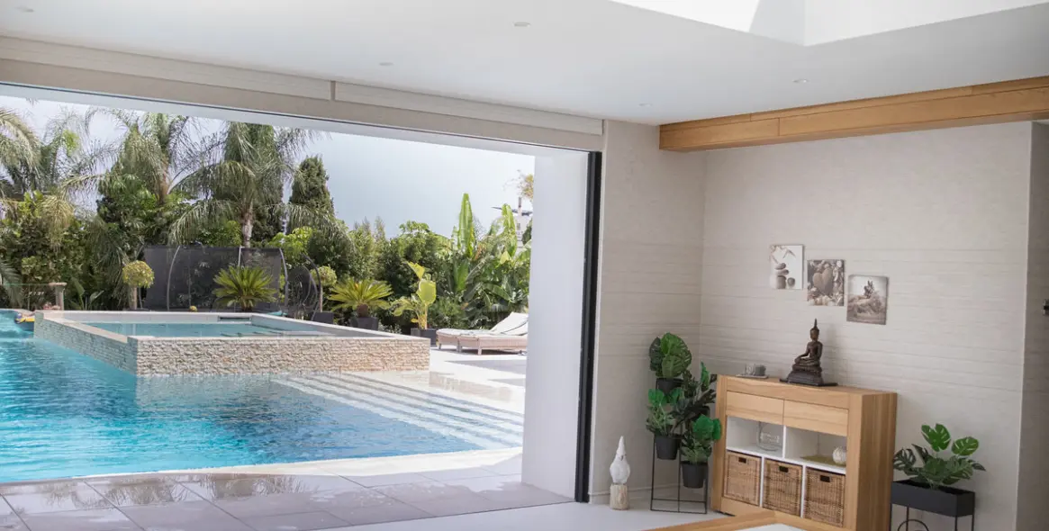 Long-term rent of detached villa in El Paraiso 10