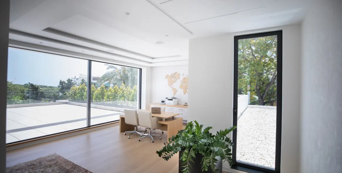 Long-term rent of detached villa in El Paraiso 16