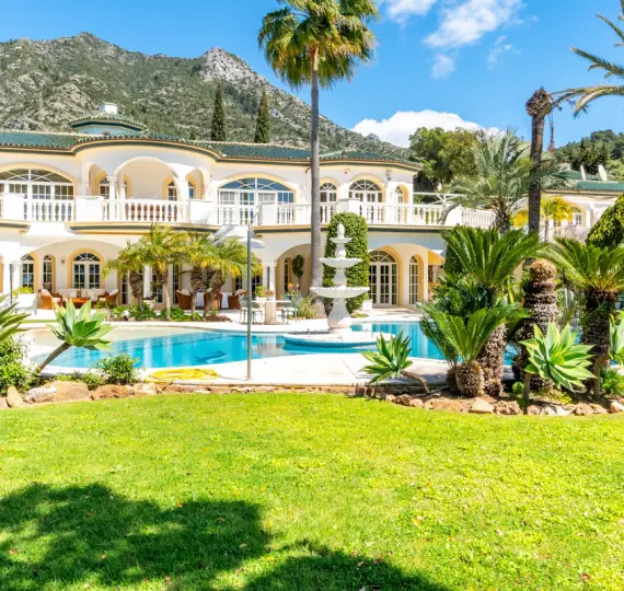 Detached villa R5073526