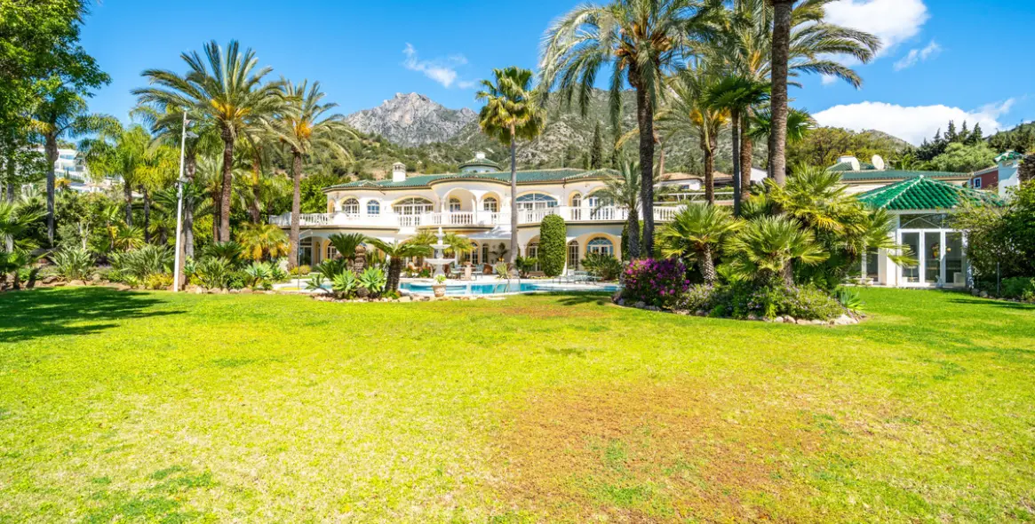Sale of detached villa in Marbella (district The Golden Mile) 6