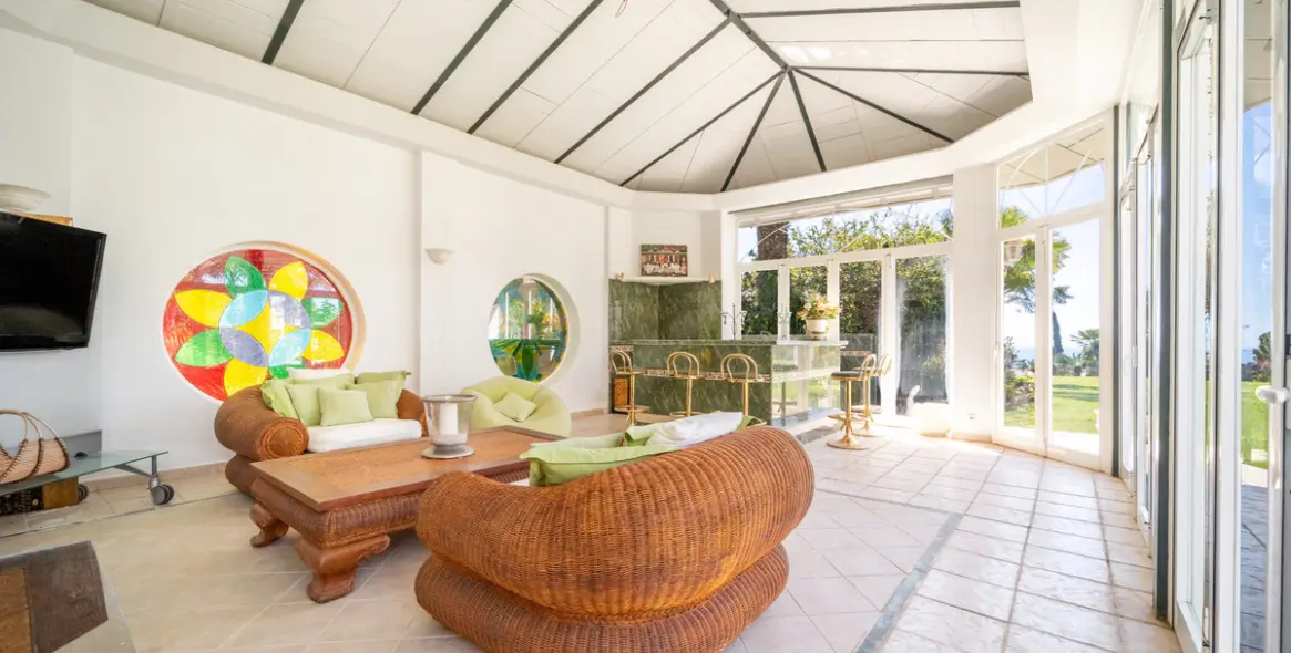 Sale of detached villa in Marbella (district The Golden Mile) 8