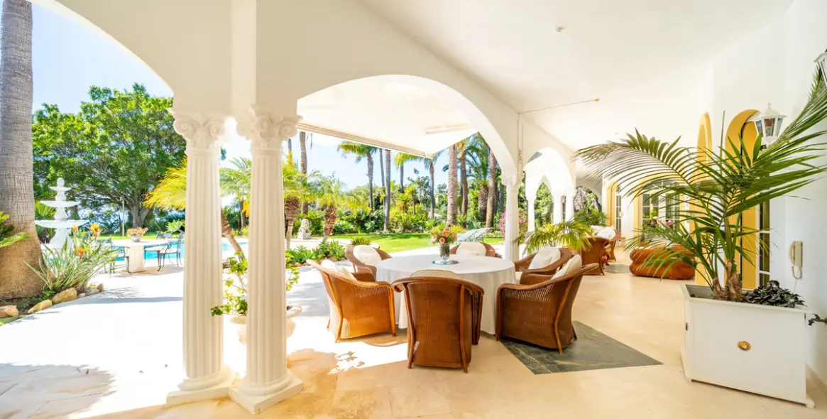 Sale of detached villa in The Golden Mile 12