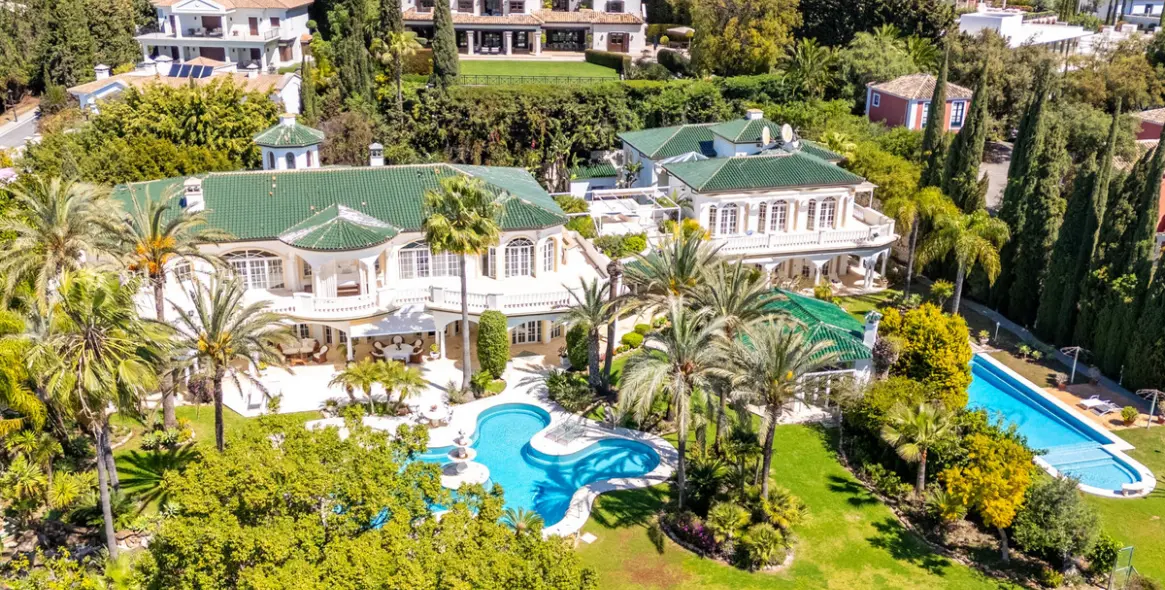 Sale of detached villa in The Golden Mile 19